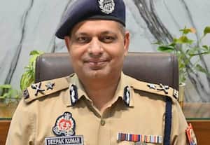 வியாபாரியிடம் ஷூக்கள் லஞ்சம்: உ.பி.யில் போலீஸ்காரர்கள் 3 பேர் சஸ்பெண்ட்