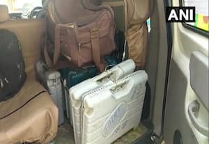 பீஹாரில் சாலையில் கொட்டப்பட்ட விவிபேட் ஒப்புகைச் சீட்டுகள்; அதிகாரிகள் 2 பேர் சஸ்பெண்ட்