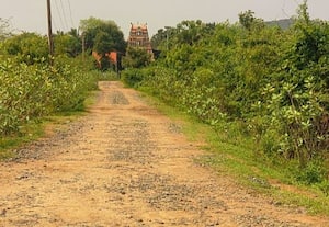 பழுதான சாலையை சீரமைக்க கோரிக்கை