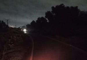 பாலவேடு ஏரிக்கரை சாலையில் திகில் பயணம்