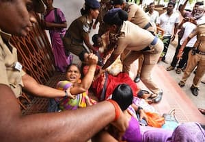 மதுரையில் மகளிர் ஸ்டேஷனை முற்றுகையிட்ட மகளிர் 'போஸ்' கொடுத்தது போதும் என கூறியதால் ஆவேசம் வாக்குவாதம்; தள்ளுமுள்ளு