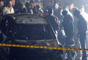 மூன்றரை மணி நேரம் பார்க்கிங்கில் நிறுத்தப்பட்டிருந்த கார்; டில்லி குண்டுவெடிப்பில் புதிய தகவல்கள்