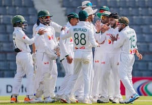 அயர்லாந்து நிதான ஆட்டம்