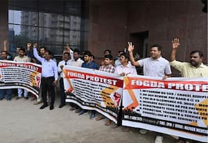 பணியிடங்களை உருவாக்காத தமிழக அரசு; டாக்டர்கள் போராட்டம்