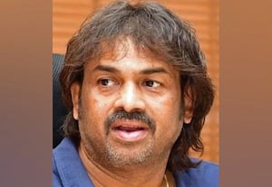 குழந்தைகள் தினத்தன்று பெற்றோர் - ஆசிரியர் சந்திப்பு