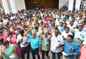 ﻿ கோட்டையில் ஆர்ப்பாட்டம்