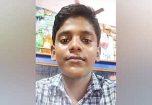 ﻿ பஸ் படியில் பயணித்த மாணவர் பள்ளி வேன் மீது உரசியதில் பலி