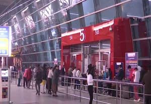 டில்லி விமான நிலையத்திற்கு வெடிகுண்டு மிரட்டல்; உச்சகட்ட பரபரப்பு