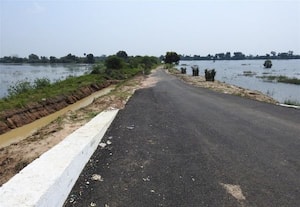 ﻿ சிங்கிலிபாடி ஏரியோரம் தடுப்பு அமைக்க வாகன ஓட்டிகள் வலியுறுத்தல்