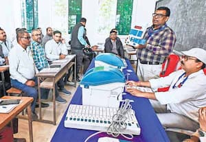 பீஹார் சட்டசபை தேர்தல்; ஓட்டு எண்ணும் பணி விறுவிறு