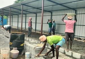 ﻿ மதுராந்தகம் பஸ் நிலையத்தில் கூடுதலாக நிழற்குடை அமைக்கும் பணி துவக்கம்