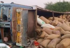 ராஜஸ்தானில் வேன்- லாரி மீது மோதி விபத்து; 6 பேர் பரிதாப பலி