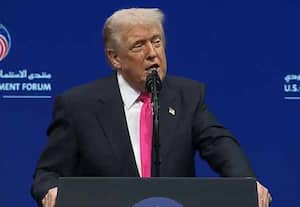 திறமையான புலம்பெயர்ந்தோர்கள் தேவை: எச்1 பி விசாக்களுக்கு டிரம்ப் மீண்டும் ஆதரவு