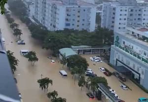 வியட்நாமில் புரட்டி போட்ட கனமழை; வெள்ளத்தில் சிக்கி 41 பேர் பரிதாப பலி