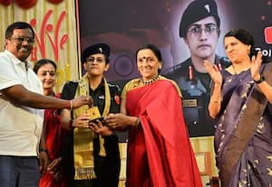 ﻿ காணும் கனவுகள் கூட பிரமாண்டமாக இருக்க வேண்டும் 'வீ' மாநாட்டில் பாரதிபாஸ்கர் பேச்சு