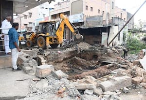 ﻿ எஸ்.எஸ்.கோவில் வீதி சந்திப்பில் தரைப்பாலம் கட்டும் பணி தீவிரம்