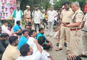 ﻿ ரத்த தான முகாமுக்கு அனுமதி மறுப்பு நாம் தமிழர் கட்சியினர் சாலை மறியல்