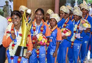 பிரதமர் மோடி வாழ்த்து: 'உலகை' வென்ற இந்திய வீராங்கனைகளுக்கு...