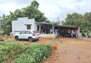 ﻿ தம்பதியை கட்டிப்போட்டு 18 பவுன் நகை கொள்ளை;  முகமூடி கொள்ளையர்கள் அட்டகாசம்