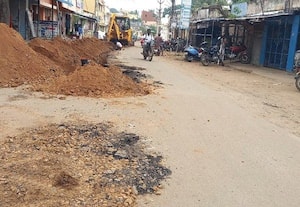 ﻿ பாதாள சாக்கடை திட்ட பணி எச்சரிக்கை பலகை அவசியம்