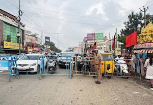 ﻿ துணை முதல்வருக்காக ஆவடியில் 24 நிமிடங்கள் போக்குவரத்து தடை