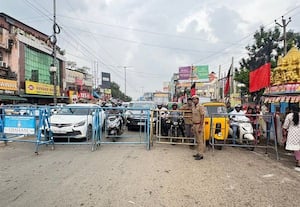 ﻿ துணை முதல்வருக்காக ஆவடியில் 24 நிமிடங்கள் போக்குவரத்து தடை