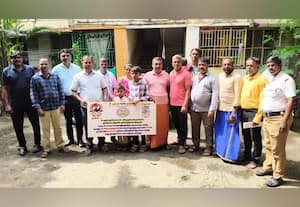 ﻿ பணியின் போது இறக்கும் போலீசார் குடும்பத்திற்கு நிதி வழங்கும் சக காவலர்கள்