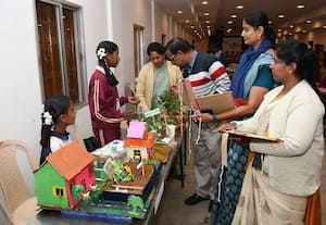 ﻿ வட்டார அளவிலான அறிவியல் போட்டியில் அசத்தல் :மாணவர்களுக்கு சான்றிதழ் வழங்கி பாராட்டு