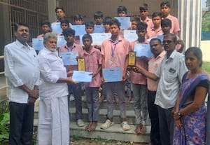 ﻿ அரசு மேல்நிலைப் பள்ளியில் 'தினமலர் -- பட்டம் ' வினாடி வினா போட்டி