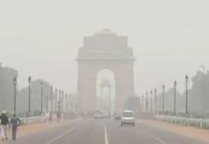 ﻿ டில்லி காற்று மாசால் 'வாக்கிங்' போக முடியலை: தலைமை நீதிபதி வேதனை