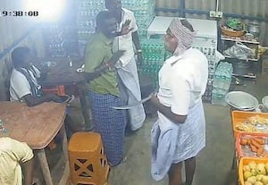 ﻿ டாஸ்மாக் பாரில் இருவர் வெட்டி கொலை குடும்ப தகராறில் தொழிலாளி கொடூரம்