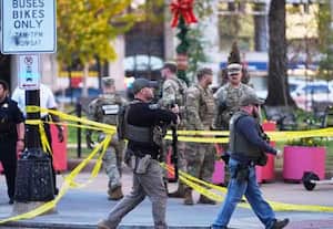  அமெரிக்காவில் வெள்ளை மாளிகை அருகே துப்பாக்கிச்சூடு; அதிபர் டிரம்ப் கடும் கண்டனம்