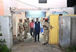 ﻿ ரூ.40 கோடி போலி மருந்து பறிமுதல் புதுச்சேரியில் 3  குடோன்களுக்கு 'சீல்'