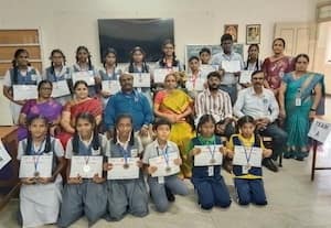 ﻿ பள்ளியில் வினாடி - வினா போட்டி