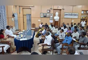 ﻿ காரைக்காலில் புயல் எச்சரிக்கை குறித்து அதிகாரிகளுடன் அமைச்சர் ஆலோசனை