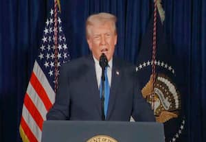 வெனிசுலா வான்வெளியில் இனி எந்த விமானமும் பறக்கக்கூடாது: தடை விதித்தார் டிரம்ப்