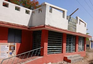 ﻿ சேதமடைந்து வரும் இ சேவை மைய கட்டடம்: மக்கள் அதிருப்தி