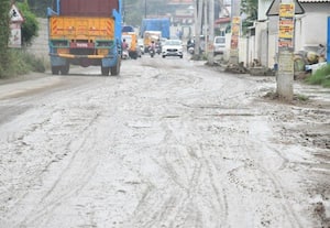 ﻿ நல்லுார் ரோடு நல்லா இல்லே!