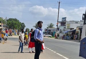 ﻿ நிழற்குடை பொலிவானால் பயணிகளுக்கு பாதுகாப்பு