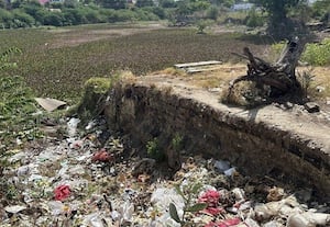 ﻿ கிடப்பில் பொத்துமரத்து ஊருணி துார்வாரும் பணி: குப்பை கிடங்காக மாறிய அவலம்