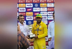 ﻿ கிரிக்கெட்டில் கோப்பையை வென்ற தமிழக அணி