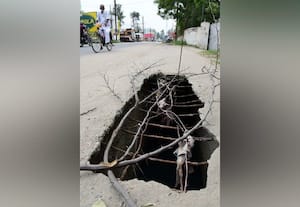 ﻿ நடைபாதையில் இருக்கு ஆபத்து; பரிதாப நிலையில் பாதசாரிகள்