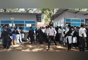 ﻿ அமலுக்கு வந்தது இ - பைலிங் நடைமுறை; நீண்ட வரிசையில் காத்திருந்த வக்கீல்கள்