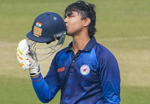 58 பந்தில் சதம்: வைபவ் சாதனை