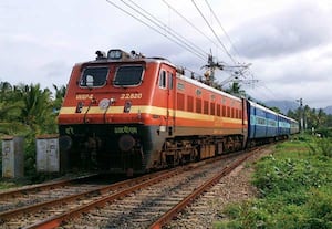 ரயிலில் கற்பூரம் ஏற்றினால் 3 ஆண்டுகள் சிறை