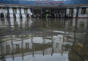 ﻿ 'டிட்வா' புயலால் வெள்ளத்தில் மிதக்கும் சென்னை புரசை, கொளத்துார், மாதவரத்தில் பாதிப்பு