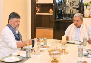 ﻿ சிவா வீட்டில் சித்தராமையாவுக்கு விருந்து சமரசம் குறித்து முக்கிய ஆலோசனை