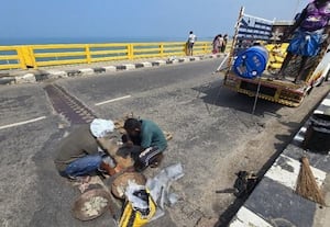 ﻿ சேதமடைந்த இரும்பு பிளேட் புதுப்பிப்பு