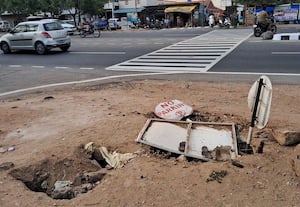 ﻿ திறந்தவெளி கழிவுநீர் கால்வாய் விபத்துக்கு முன் மூடப்படுமா?