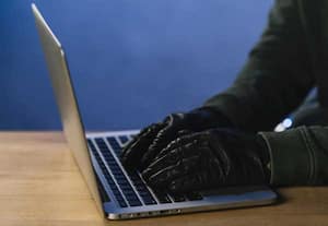 டிஜிட்டல் கைது மோசடிக்கு துணிகர முயற்சி: அதிமுக எம்பி சண்முகம் அதிர்ச்சி புகார்